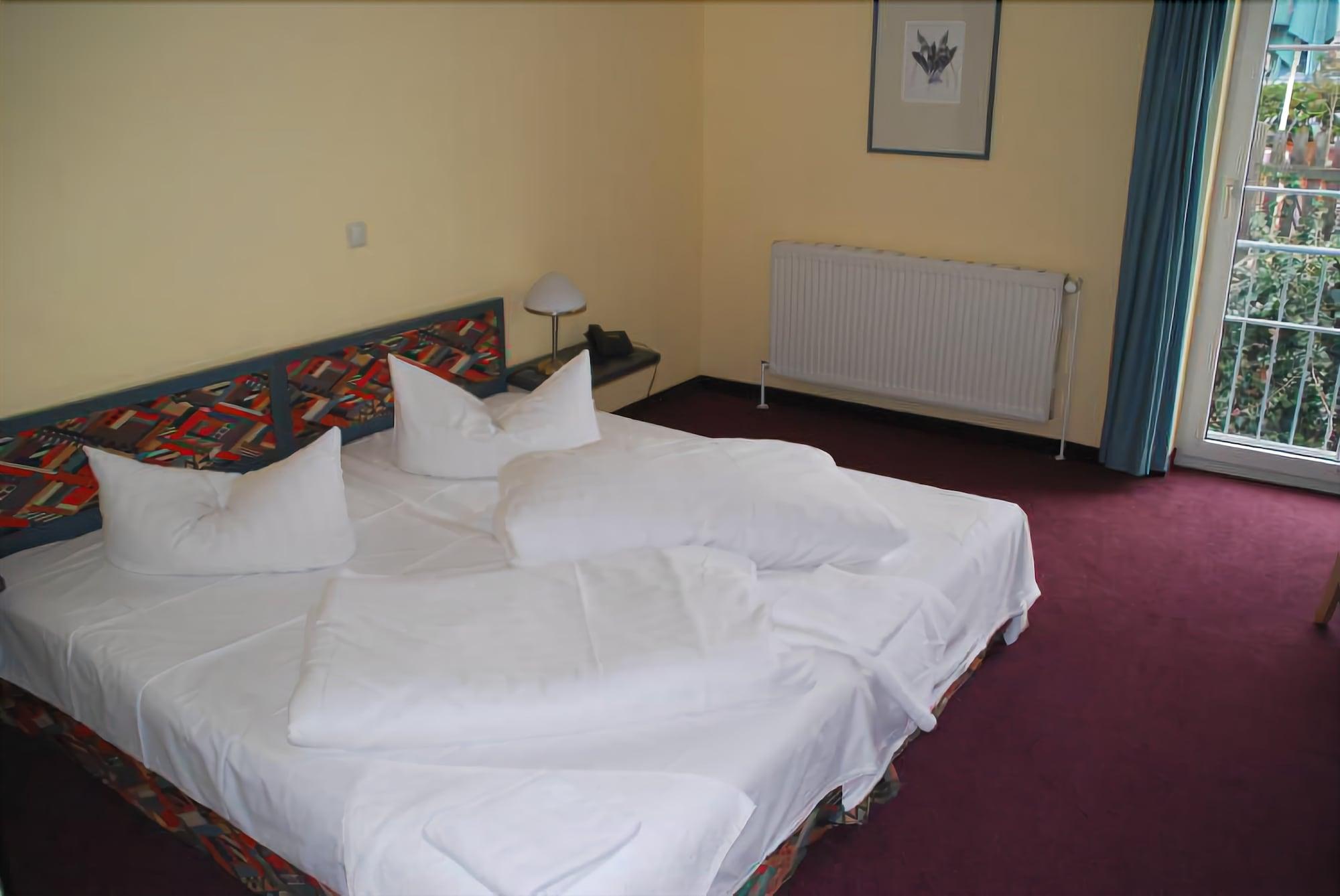 Hotel Lindenberger Hof Ahrensfelde Εξωτερικό φωτογραφία